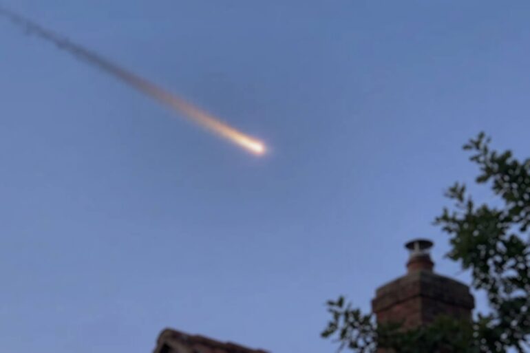 Nederlanders teleurgesteld dat mysterieuze vuurbal gewoon weer van Elon Musk bleek te zijn