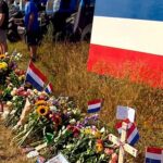 Nederlanders leggen bloemen en kaartjes neer voor boeren die de schuld krijgen van dodelijk ongeluk