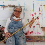 Vrouw is kunstzinnig dus schildert een vulva