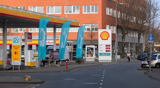 Shell boekte afgelopen kwartaal ruim 9 miljard winst: wat betekende het voor u aan de pomp?
