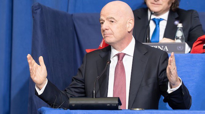 Sportieve verliezer Infantino belooft andere manieren te vinden om geld en macht te verwerven