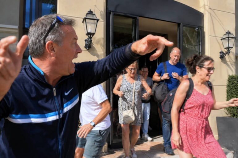 Theo (58) organiseert evacuatievakanties: “Vluchten moet je een keer geoefend hebben”