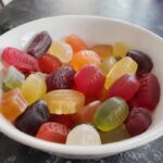 Verslavingsartsen willen af van het woord winegum: “Zet aan tot drinken”
