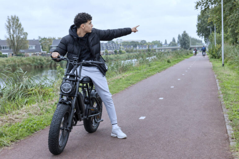 Fatbiker noemt politiecontrole levensgevaarlijk: “Ik moest helemaal afremmen.”
