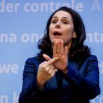 Ook ongepast appje van doventolk Irma uitgelekt: ‘🖕’