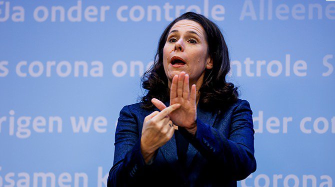 Ook ongepast appje van doventolk Irma uitgelekt: ‘🖕’