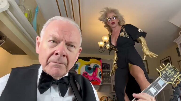 Toyah & Robert's Sunday Lunch: U Should Not Be Doing That