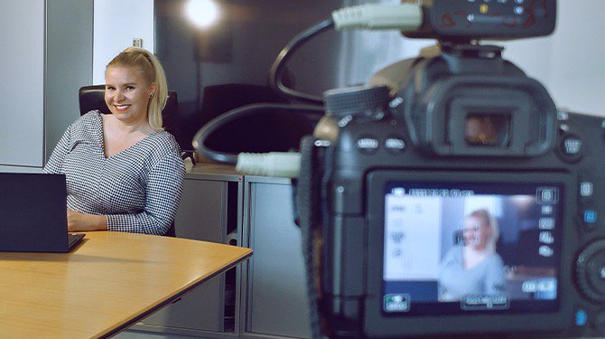 Lisa heeft al 200 OnlyLinkedIn-abonnees die opgewonden meekijken op haar werk