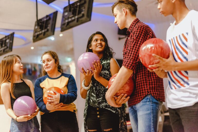 Bedrijf laat onderzoeken wat de effecten zijn van de 10e keer bowlen in 10 jaar op werknemers