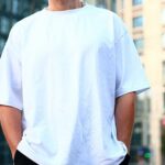 Joris (24) maakt gewaagde modekeuze: wit Uniqlo-shirt