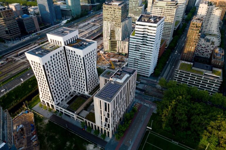 Vrijdagmiddagborrels Zuidas onzeker vanwege situatie Overasselt