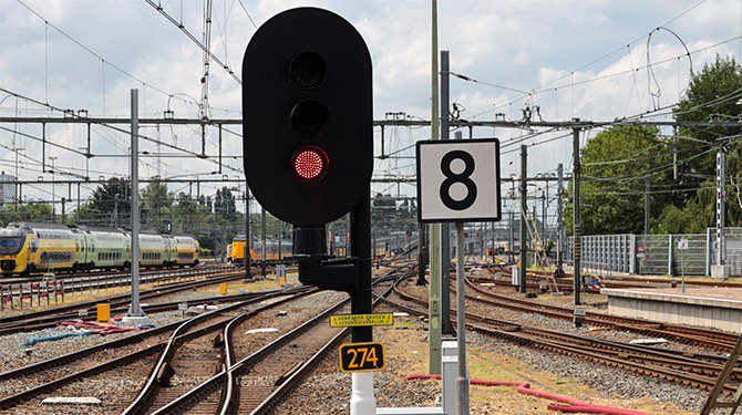 In Zwitserland rijden de treinen gewoon als het spoor wordt gesaboteerd