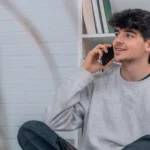 Bad boy Jim neemt onbekende beller gewoon op in plaats van netjes te googelen naar nummer