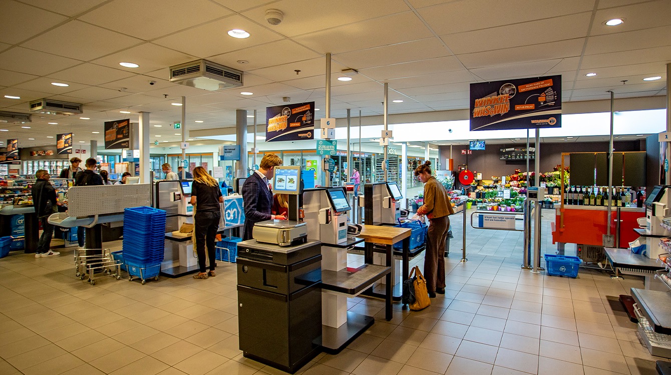 Jim (17) verklaart niet afgerekende boodschappen bij zelfscan: ‘Waarschijnlijk de IT-storing’ Jim (17) verklaart niet afgerekende boodschappen bij zelfscan: ‘Waarschijnlijk de IT-storing’