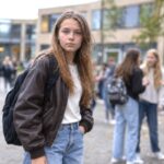 Leerling (14) ontdekt na telefoonverbod dat er op het schoolplein ook andere leerlingen staan