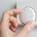 Energiebedrijven adviseren klanten elke maand iets opzij te zetten voor eten